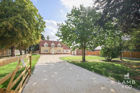 4 bedroom detached house for sale, St Osyth Road, Little Clacton CO16