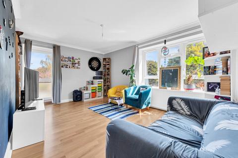 2 bedroom flat for sale, Strongbow Crescent, Eltham, SE9