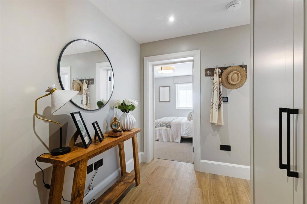 Show Apartment