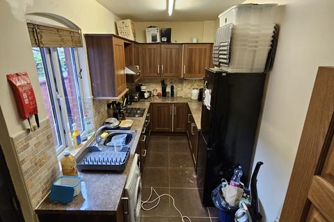 5 bedroom terraced house to rent, Ribble Road, Coventry CV3