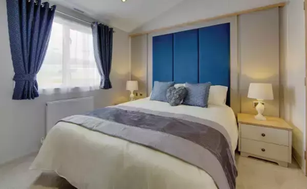 4 Willerby Pinehurst Master Bedroom