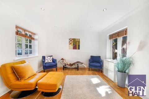 undefined, 13 Cannon Hill, London N14