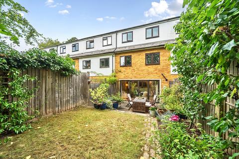 4 bedroom townhouse for sale, Mulberry Close, London