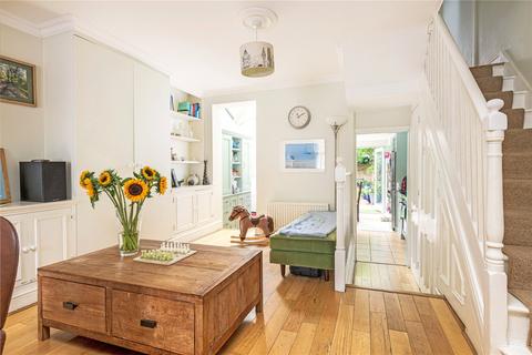 18 Petergate, London, SW11 2UE