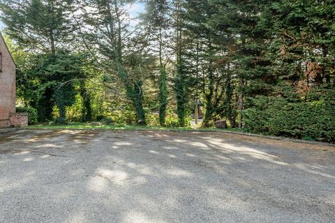 undefined, Lawnwood Court, Godalming GU7