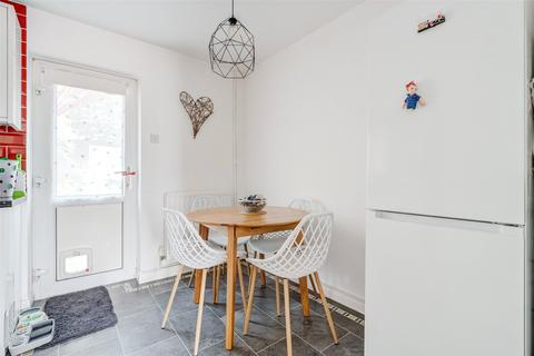 3 bedroom end of terrace house for sale, Sheep Fold Avenue, Rustington, West Sussex, BN16