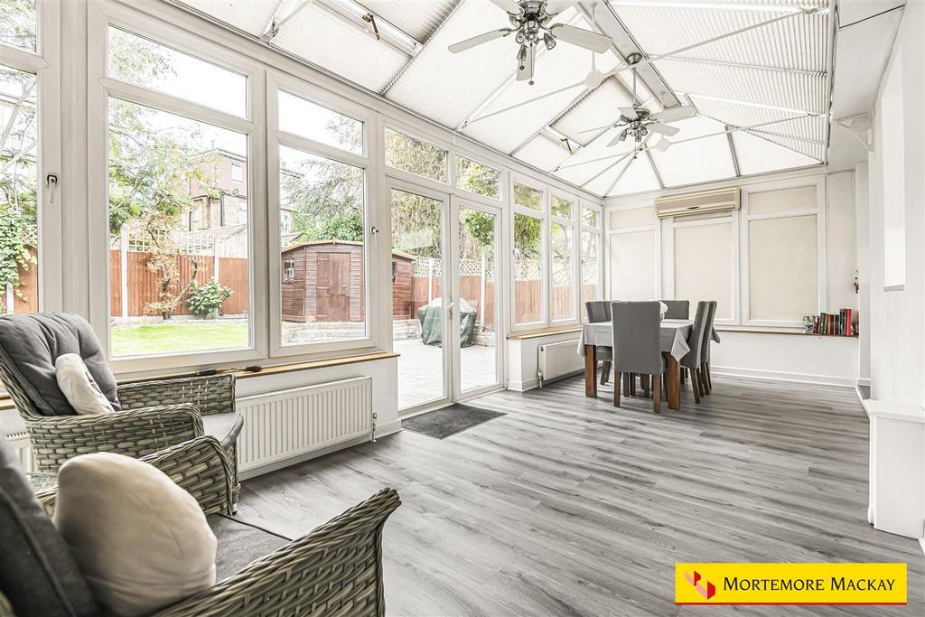 19 61590 watermarked.jpg