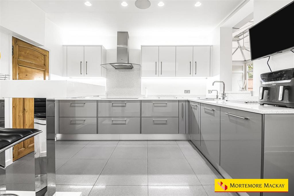 15 61590 watermarked.jpg