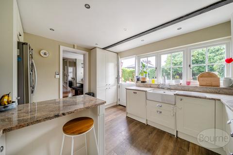 4 bedroom semi-detached house for sale, Jacobs Well Road, Jacob's Well, Guildford, Surrey, GU4
