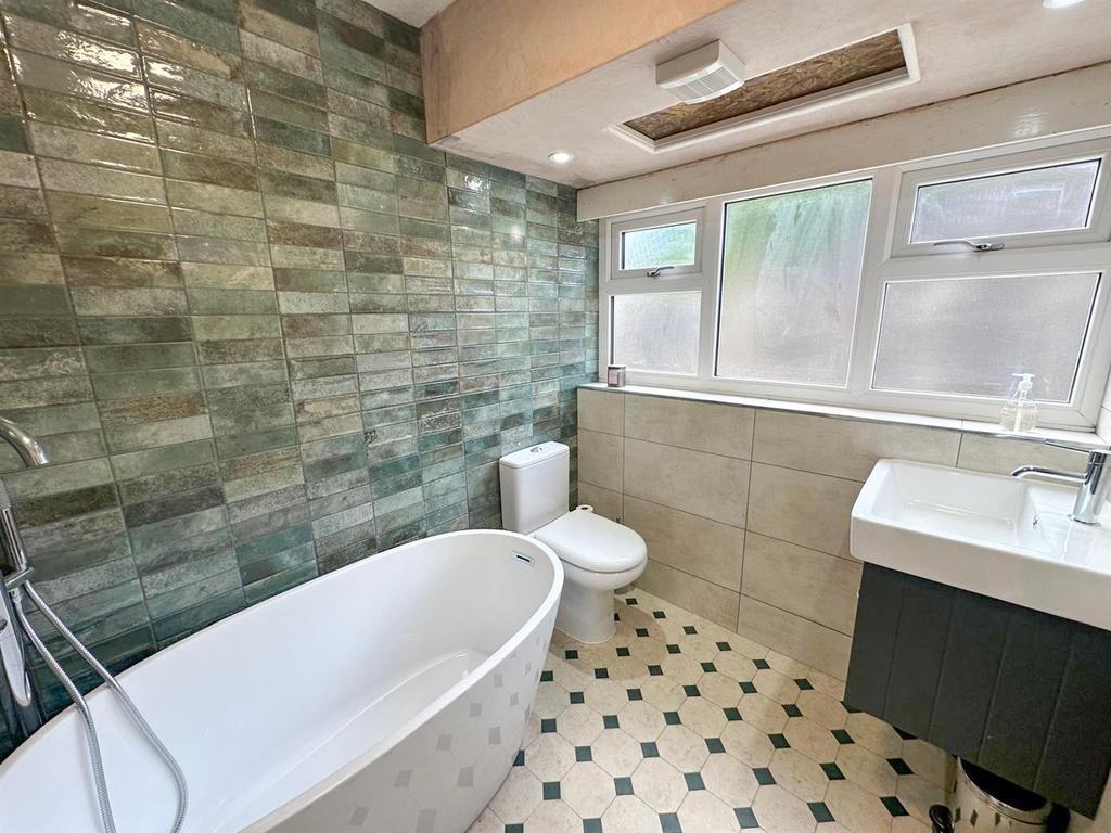 2 Bed Cottage, Keighley