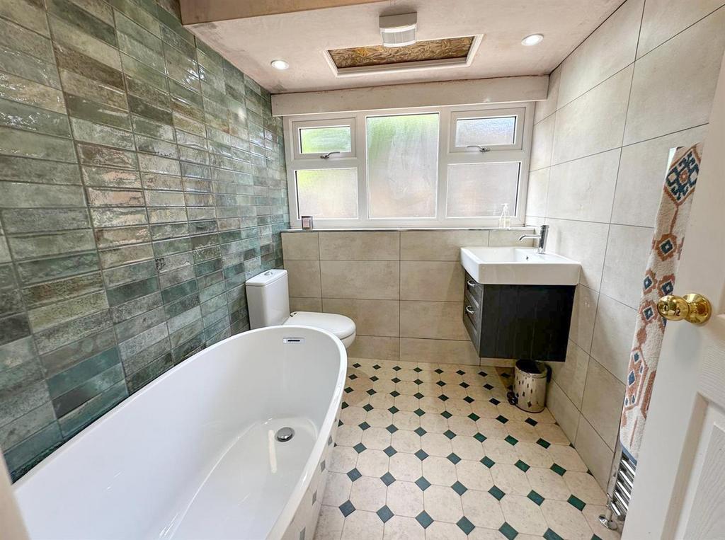 2 Bed Cottage, Keighley