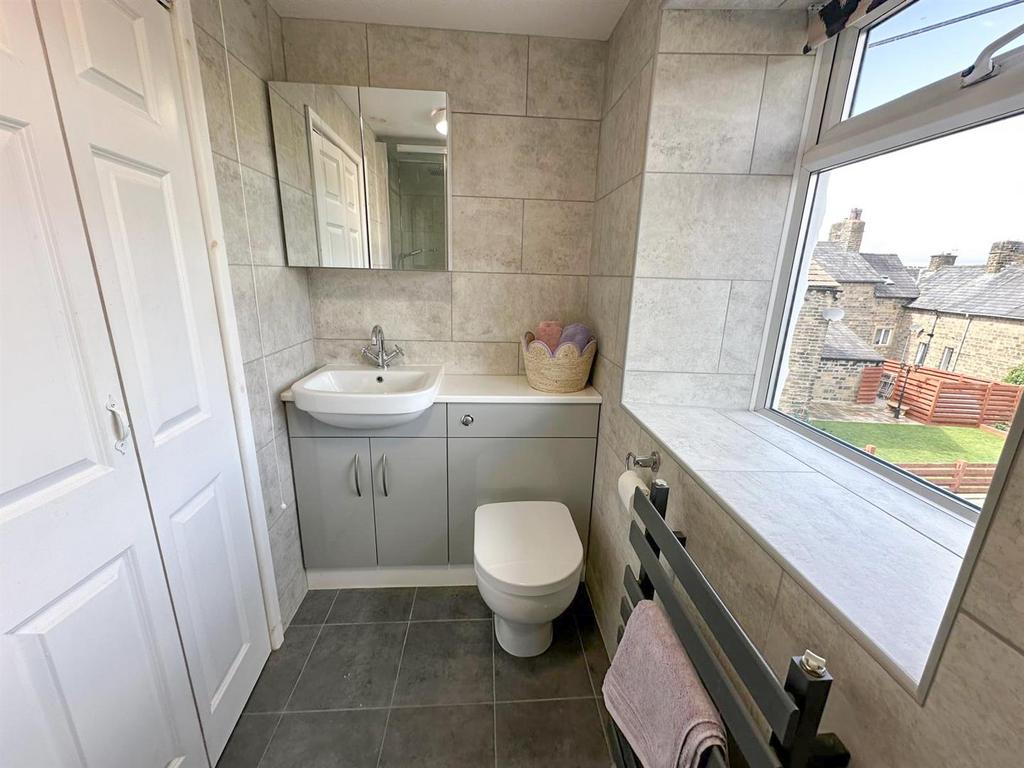 2 Bed Cottage, Keighley