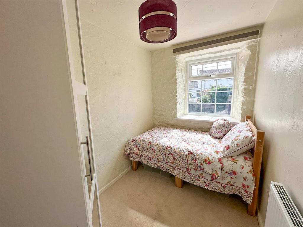 2 Bed Cottage, Keighley