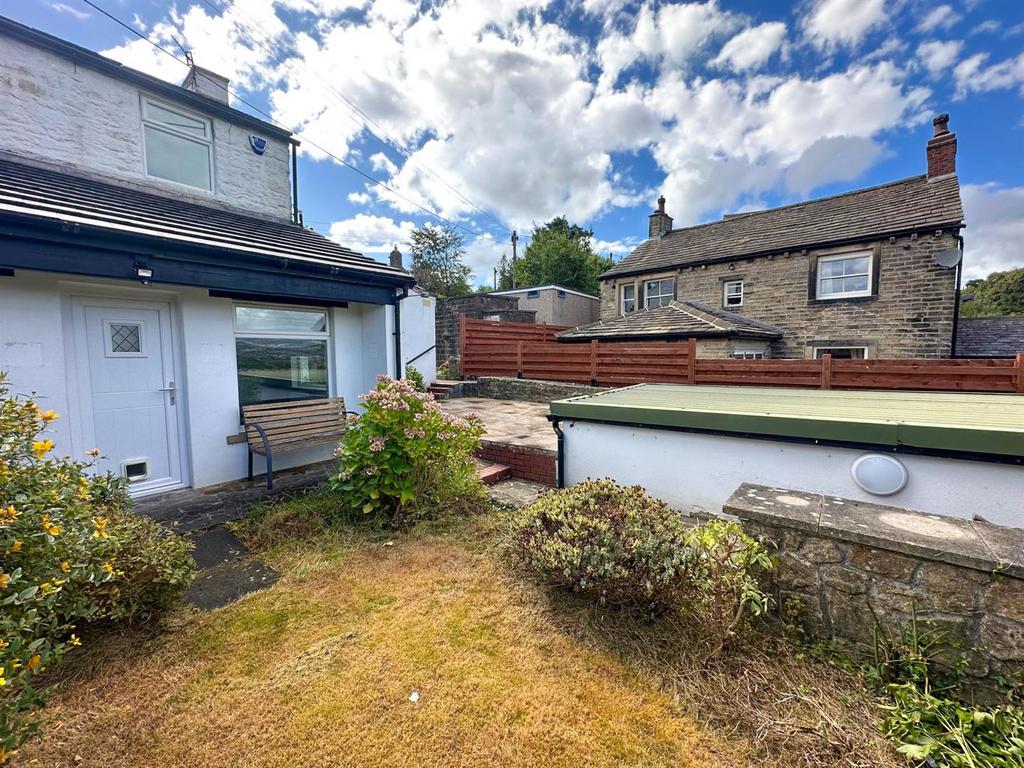 2 Bed Cottage, Keighley