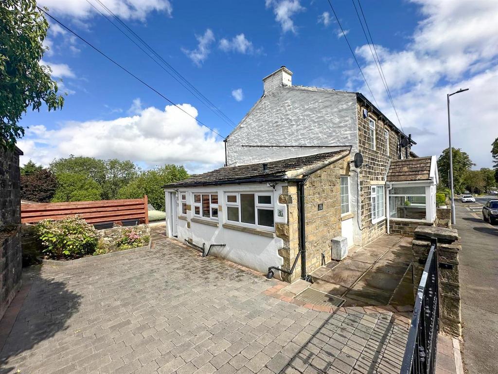 2 Bed Cottage, Keighley