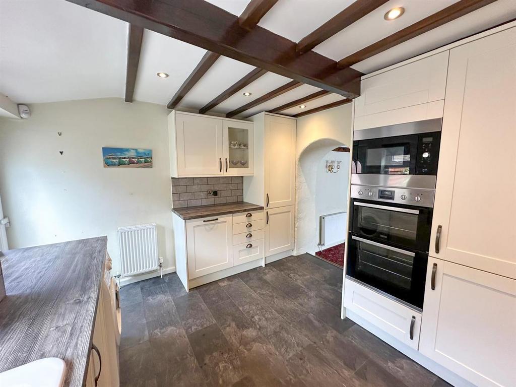 2 Bed Cottage, Keighley