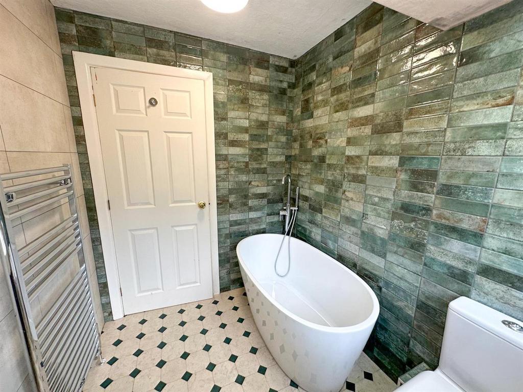 2 Bed Cottage, Keighley