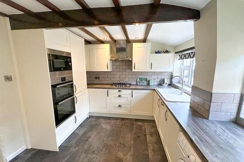 2 bedroom end of terrace house for sale, Green Head Road, Keighley