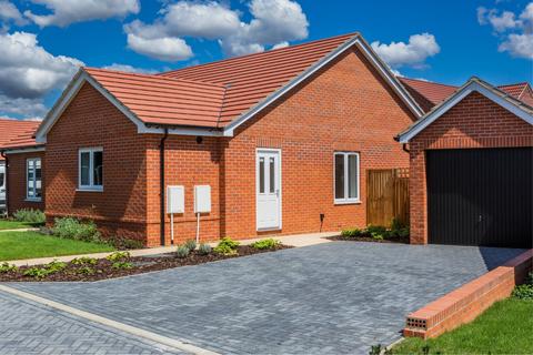 3 bedroom detached bungalow for sale, Plot 324/335, The Woodbridge at Williams Park, London Rd NR18