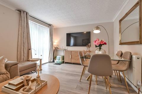 3 bedroom flat for sale, Stocksfield Road, Walthamstow, London, E17