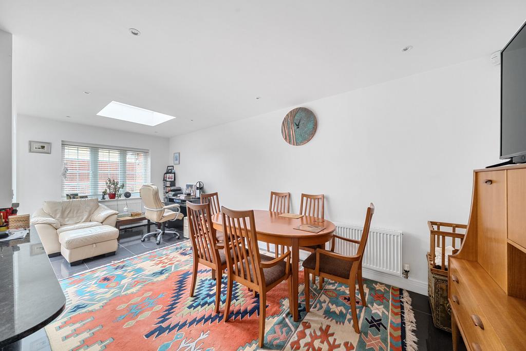 1345293-7-68aee16...