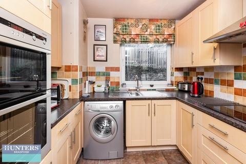 undefined, 6, Frizley Gardens Frizinghall, Bradford, West Yorkshire, BD9 4LY