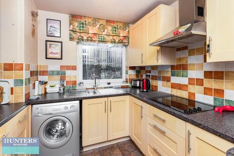 undefined, 6, Frizley Gardens Frizinghall, Bradford, West Yorkshire, BD9 4LY