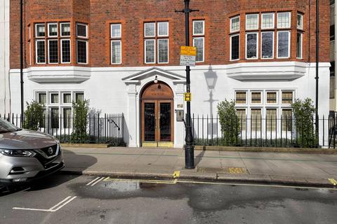 undefined, Queens Square, Bloomsbury, London, WC1N
