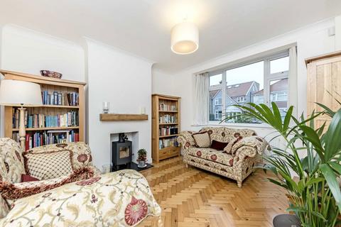 4 bedroom semi-detached house for sale, Dorset Waye, Hounslow TW5