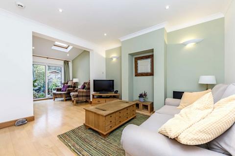 4 bedroom semi-detached house for sale, Dorset Waye, Hounslow TW5