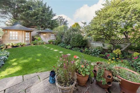 4 bedroom semi-detached house for sale, Dorset Waye, Hounslow TW5