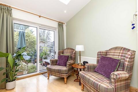 4 bedroom semi-detached house for sale, Dorset Waye, Hounslow TW5