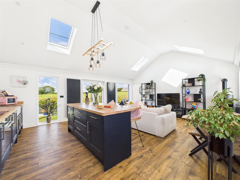 Kitchen / Living