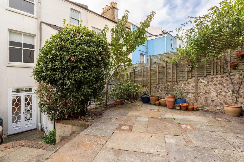 Garden (2).jpg