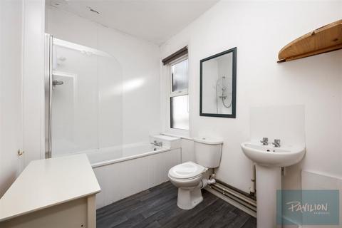 1 bedroom in a house share to rent, Ewhurst Road