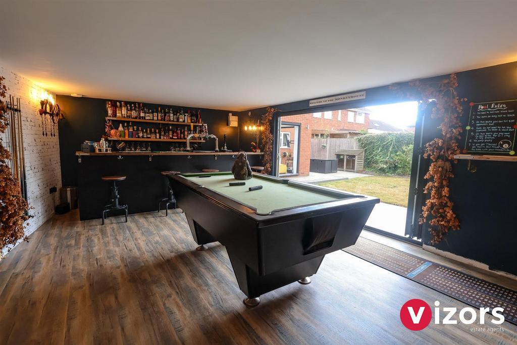 Games Room & Bar