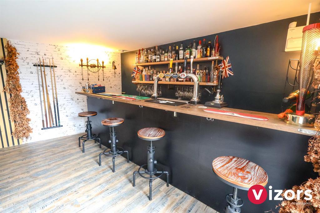 Bar & Games Room