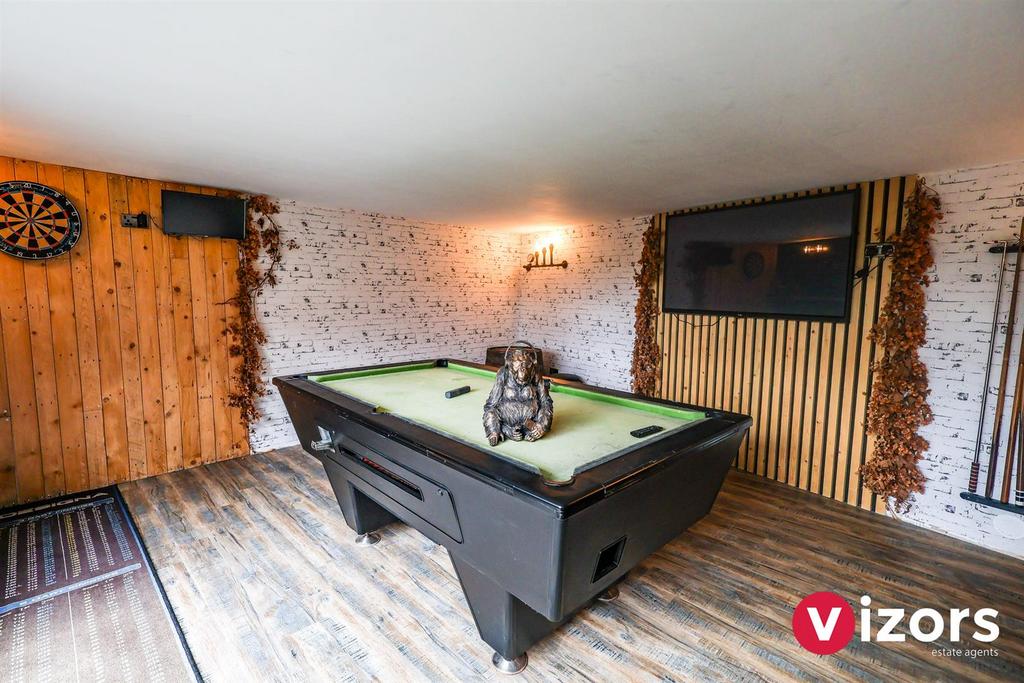 Games Room & Bar