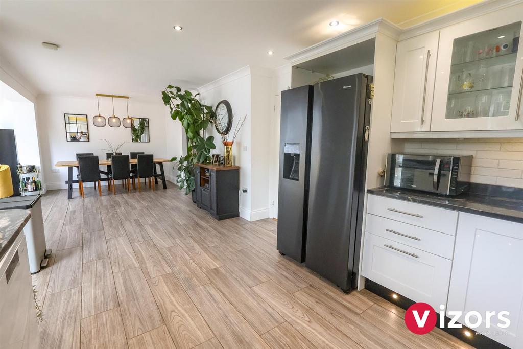 Kitchen Dining Area