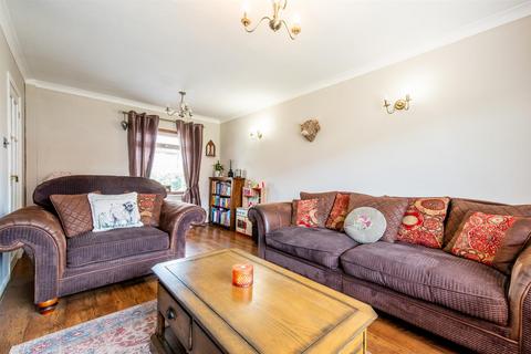 8 Larch Avenue, Chorley, PR6 0JL
