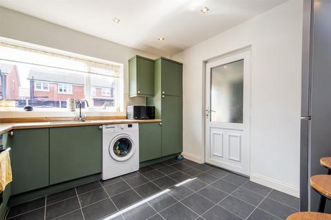 8 Larch Avenue, Chorley, PR6 0JL
