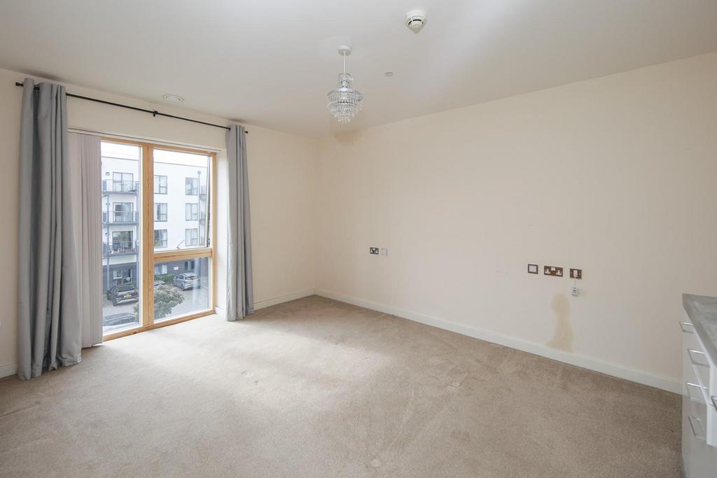 150 Queensway Court .jpg
