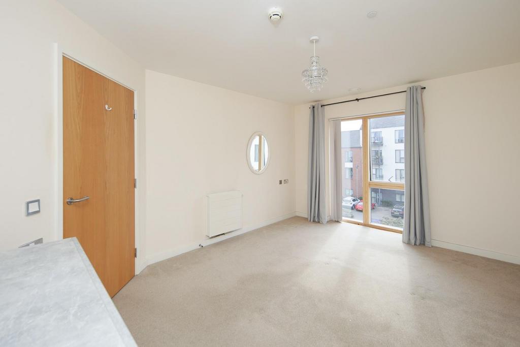 150 Queensway Court -2.jpg