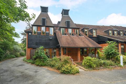 undefined, The Street, Guildford GU3