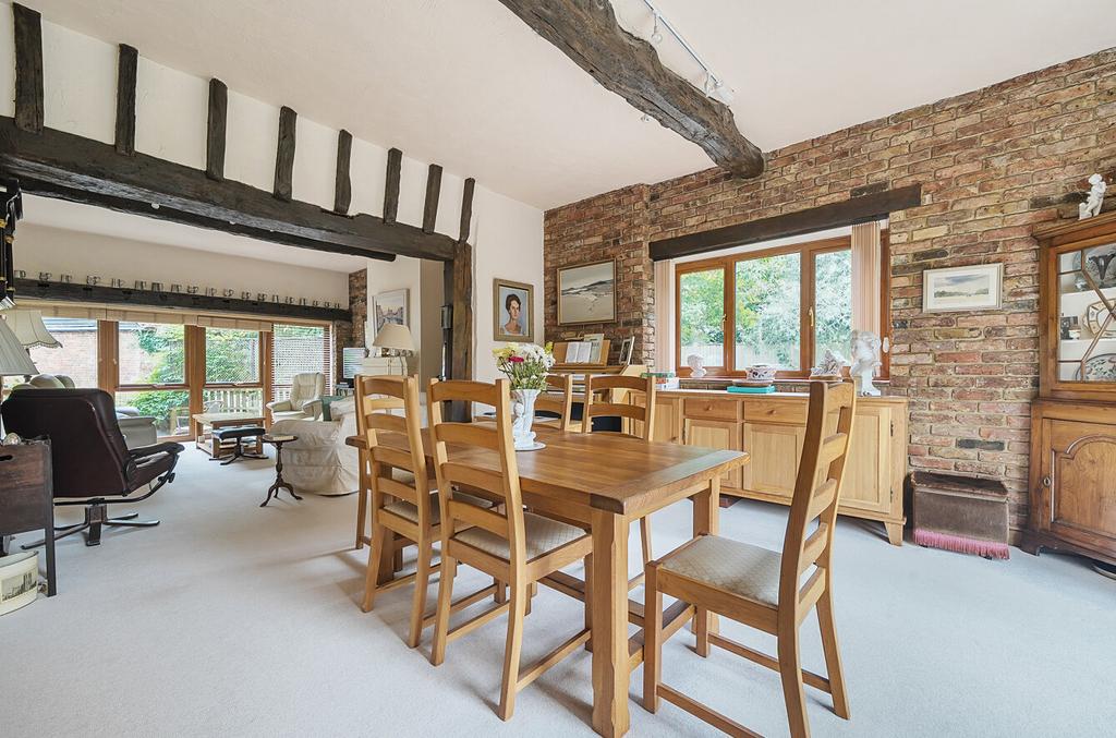 1340849-4-68a5b0d...