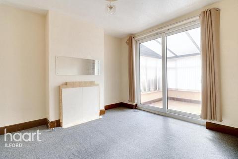 4 bedroom end of terrace house for sale, Brook Road, Ilford
