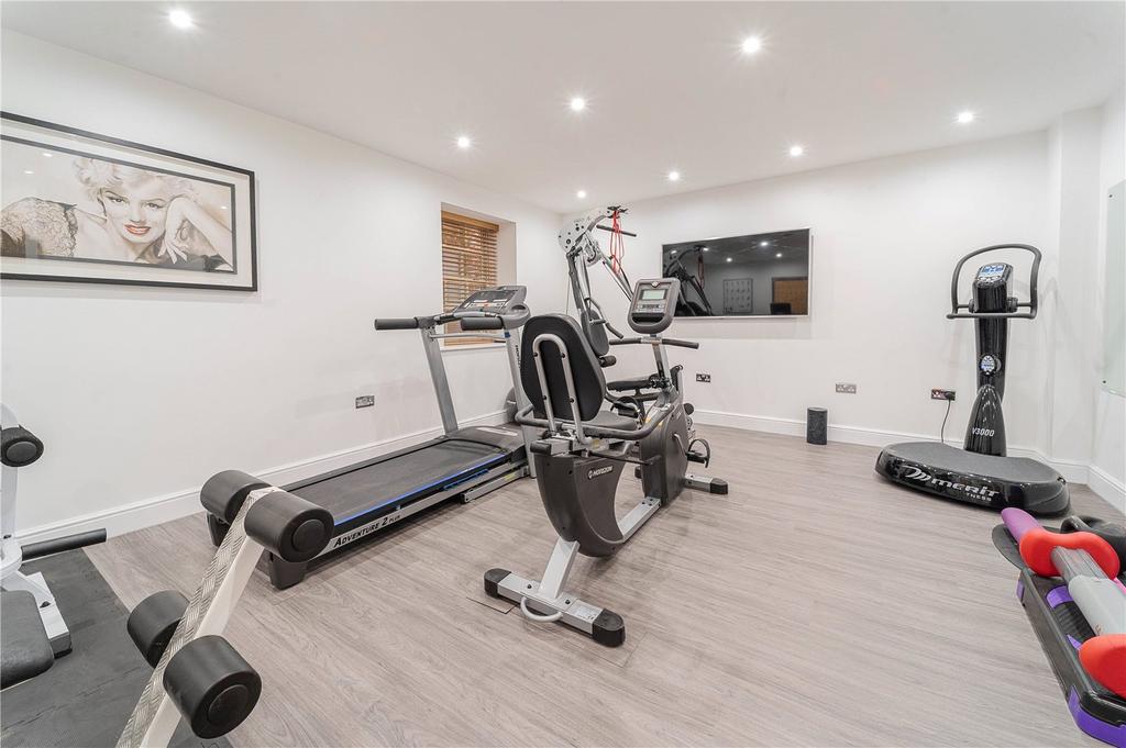 B&#39;ment Gym/Bedroom