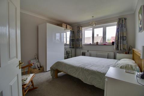 12 Retford Path, Romford, RM3 9NL