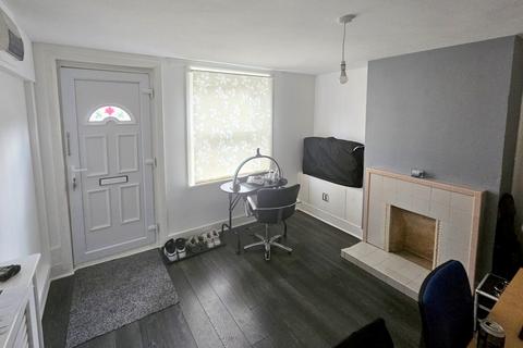 2 bedroom end of terrace house for sale, Alpha Road, Crawley, West Sussex. RH11 7BH