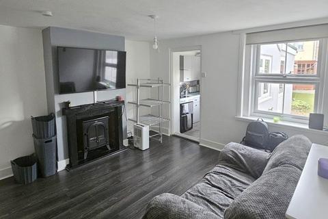 2 bedroom end of terrace house for sale, Alpha Road, Crawley, West Sussex. RH11 7BH
